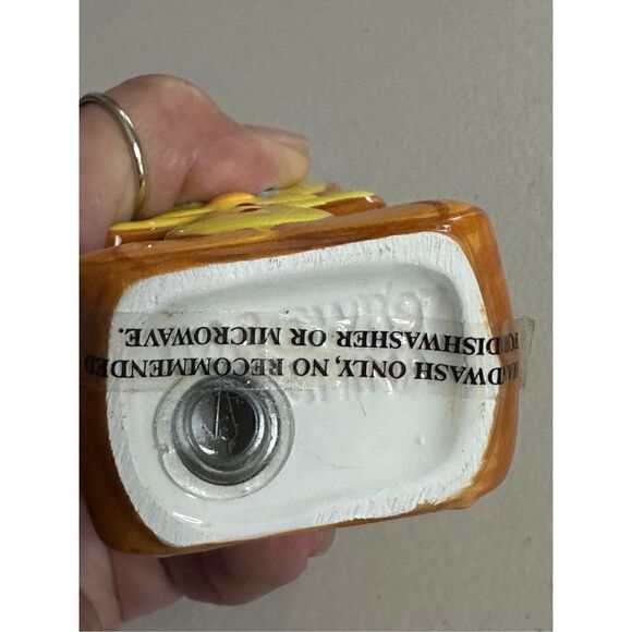 Warner Bros Vintage Tweety Bird & Sylvester Looney Tunes Salt & Pepper Shakers - Picture 5 of 9